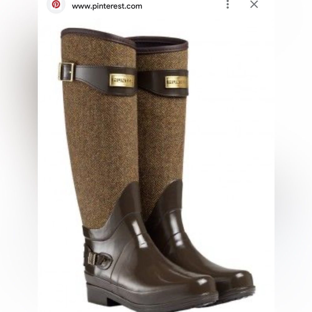 Hunter Regent Apsley Herringbone Wool and Rubber Boots. Gorgeous!
